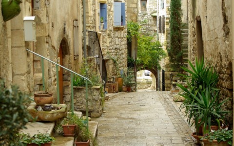 No all’invasione dei centri storici: Meritocrazia Italia chiede patti territoriali per gli artigiani