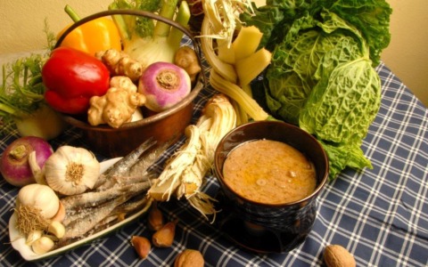 Bagna Cauda Day 2025, si celebra una dei piatti iconici dell’inverno piemontese