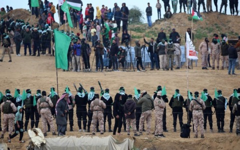 Gaza: la tregua (forse) regge, ma Hamas ha riconsegnato altri tre corpi che non sono ostaggi