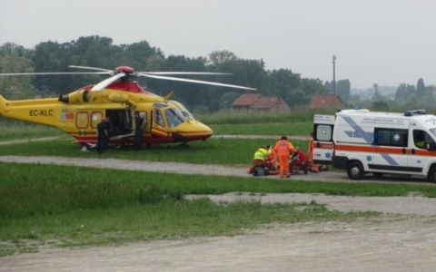 Si taglia con la sega circolare, operaio rischia l’amputazione del braccio. Un altro agricoltore ucciso dal trattore