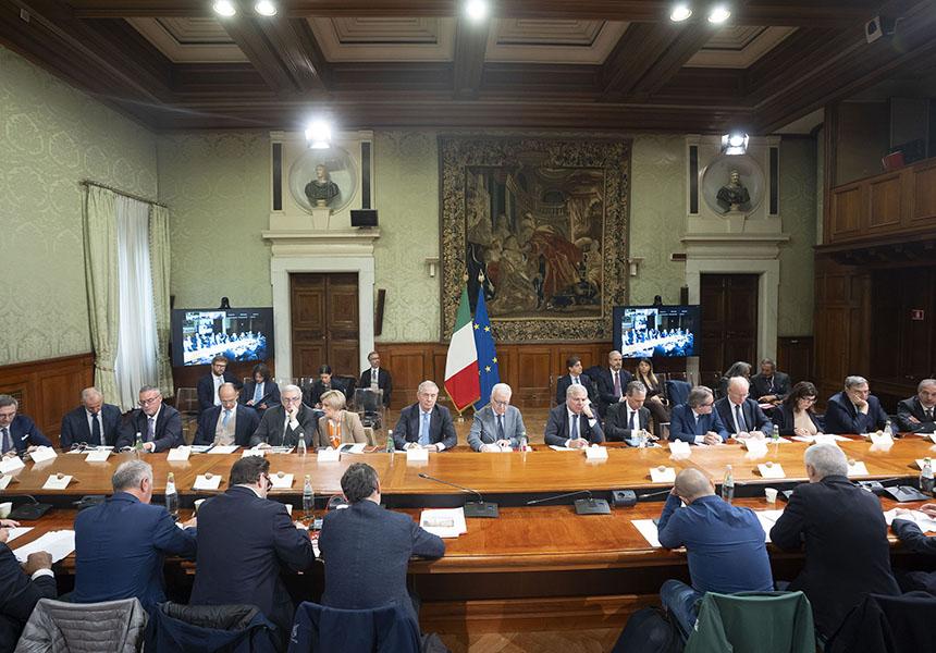 Rottura fra Governo e sindacati sull’Ilva: “Così si va verso la chiusura”