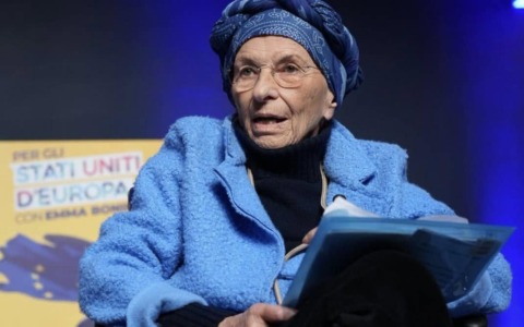 Emma Bonino ricoverata in terapia intensiva a Roma per problemi respiratori