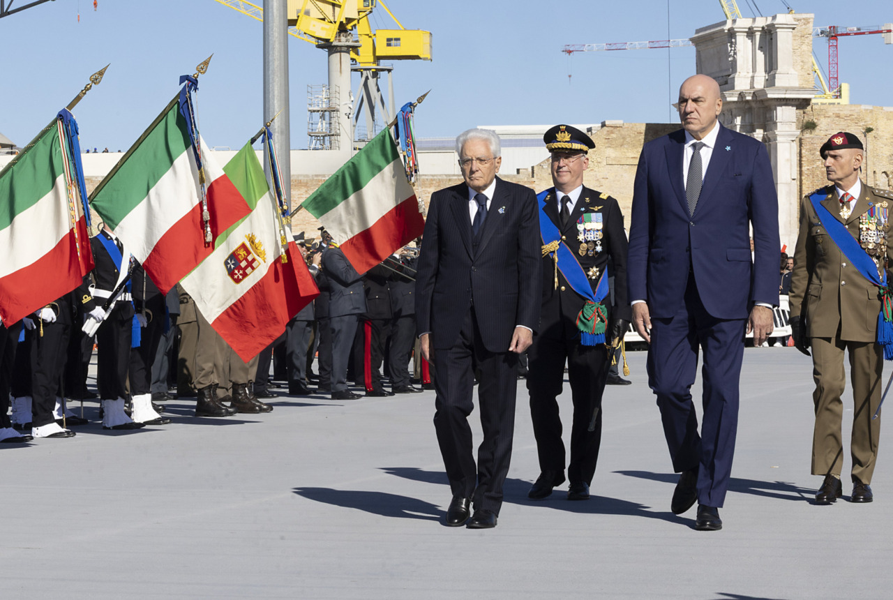 Addio al “sì” finale: cambia l’Inno di Mameli nelle cerimonie militari ufficiali