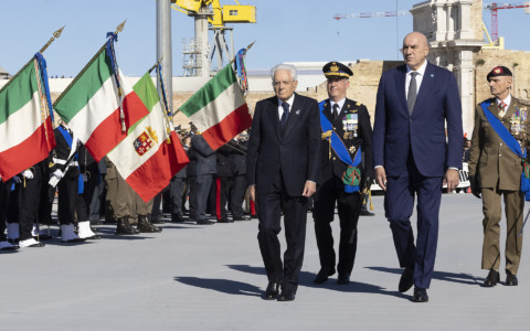 Addio al “sì” finale: cambia l’Inno di Mameli nelle cerimonie militari ufficiali