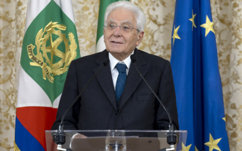 Mattarella a tre giorni dal Natale ha firmato cinque diversi provvedimenti di grazia