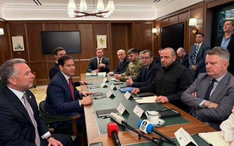 Ucraina, colloqui non facili con delegazione Kiev in Florida. Witkoff ancora a Mosca