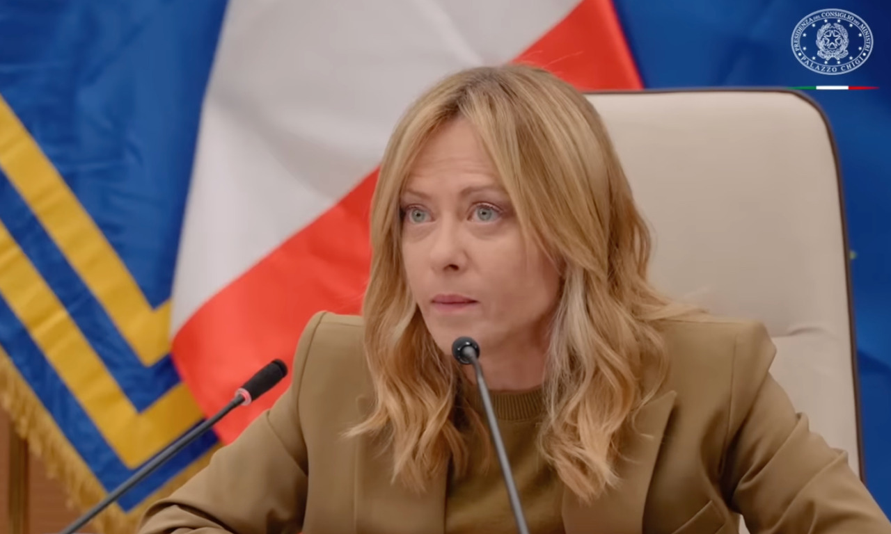 Meloni in visita al Comando Operativo di Vertice Interforze: “Una forza militare credibile allontana la guerra”