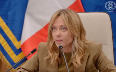 Meloni in visita al Comando Operativo di Vertice Interforze: “Una forza militare credibile allontana la guerra”