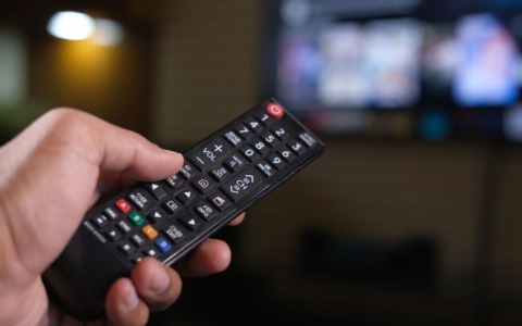 Manovra: tornano i fondi per le tv locali nel 2026 (ma rimangono i tagli del 2027 e 2028)