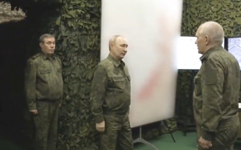 Ucraina, la Russia avanza e conquista Pokrovsk. È il giorno di Witkoff da Putin