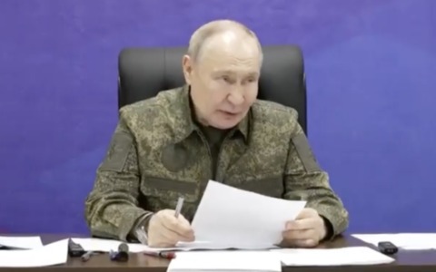 Putin: “Se l’Europa vuole la guerra siamo pronti. Subito”