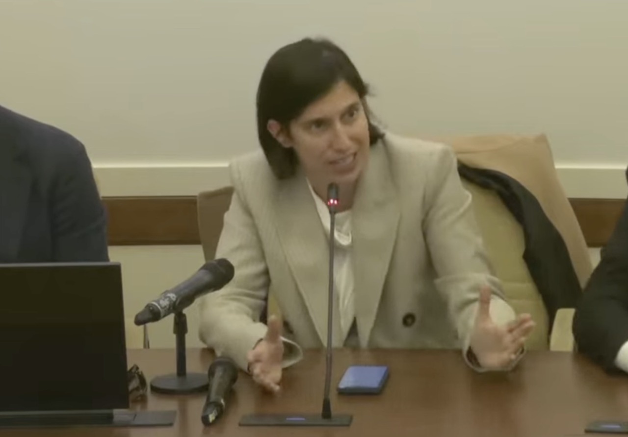 Manovra, Schlein : “Meloni faceva la spavalda ma la maggioranza si è rotta”