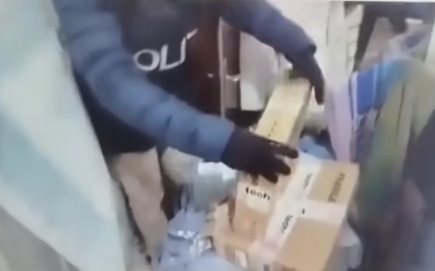 Fondi ad Hamas: pc murati dietro il cartongesso, file cancellati e oltre un milione in contanti