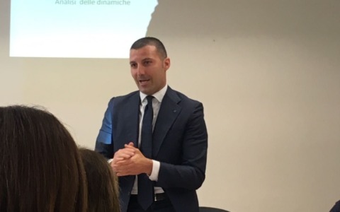 Meritocrazia Italia punta a un patto di cooperazione tra tutte le componenti della società civile, per nuova missione politico culturale