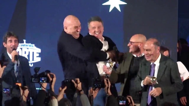 Atreju, show di Renzi (tra battute e siparietti). Conte lancia una stoccata al Pd: “Noi alleati di nessuno”