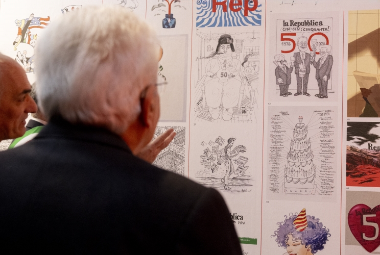 Mattarella inaugura la mostra "La Repubblica. Una storia di futuro" per i 50 anni del quotidiano