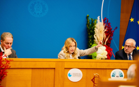 Meloni: “Nessuna mira sul Quirinale, non credo che gli Usa attaccheranno la Groenlandia”