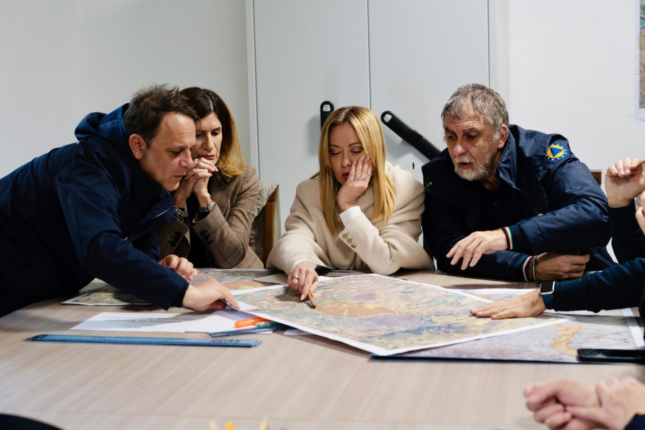 Niscemi, Meloni promette velocità e risposte. Il precedente della frana del ’97 e i 9 milioni di lavori mai fatti