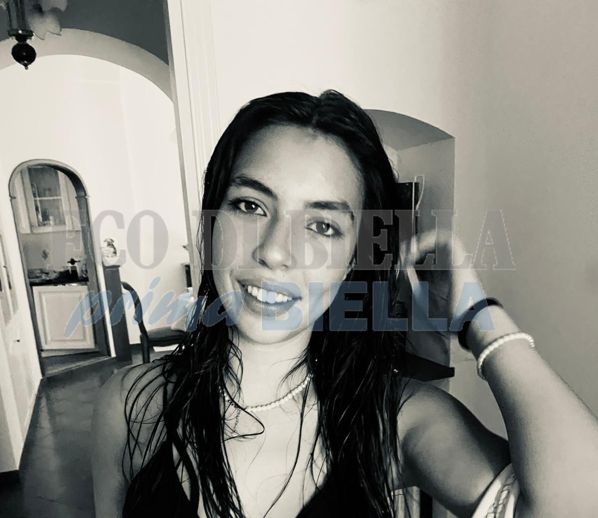 Crans Montana: “No, Elsa non si è svegliata”. Il dolore dei genitori della 15enne che lotta ancora per la vita