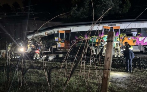 Altro incidente ferroviario in Spagna: almeno un morto e 37 feriti a due giorni dalla tragedia di Adamuz