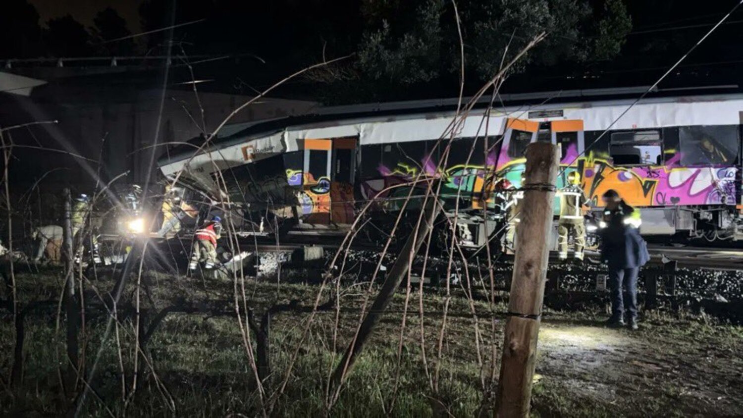 Altro incidente ferroviario in Spagna: almeno un morto e 37 feriti a due giorni dalla tragedia di Adamuz