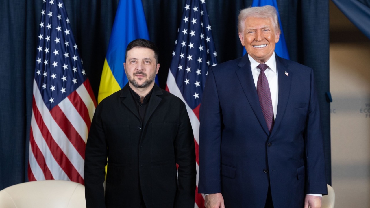 Usa e Ucraina preparano un nuovo trilaterale, Mosca attacca Kiev con missili e droni