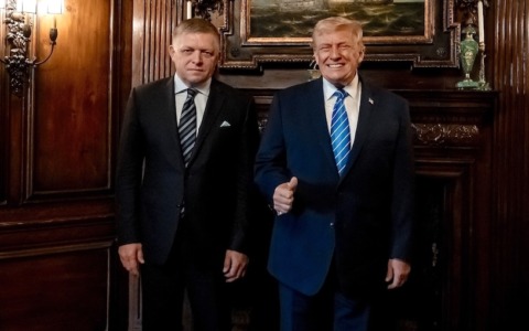 Il premier slovacco “traumatizzato” da Trump a Mar-a-lago: il giallo della smentita