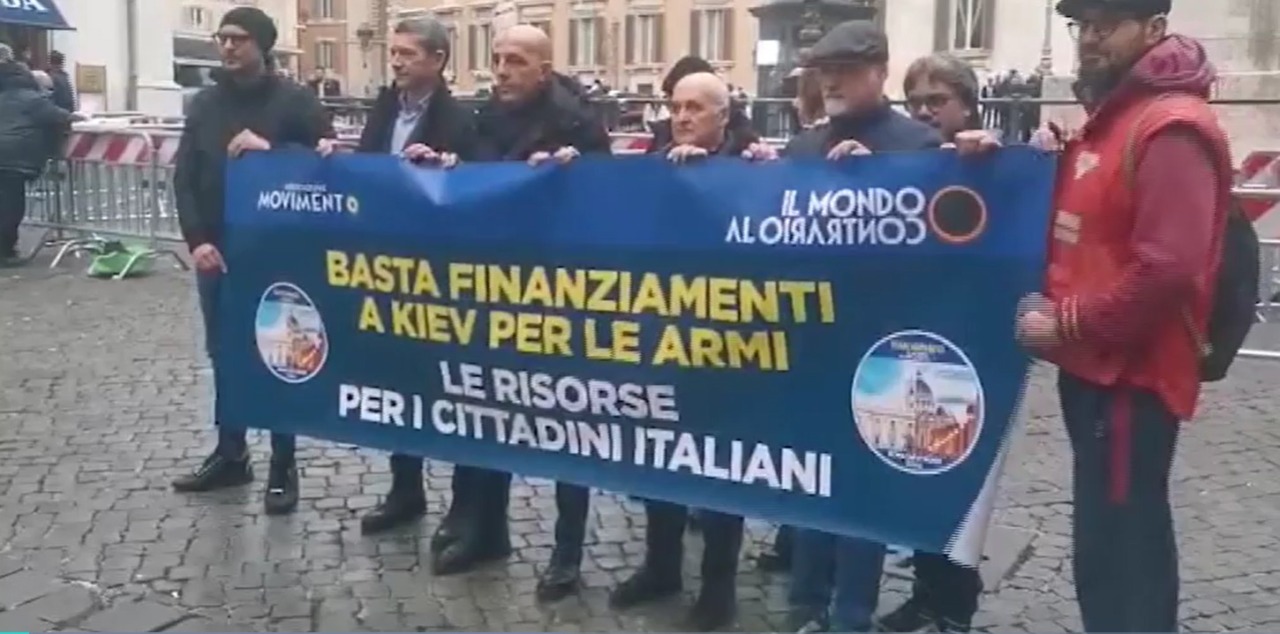 Crosetto: “Qualcuno di voi si vergogna, io sono orgoglioso di aver difeso l’Ucraina”