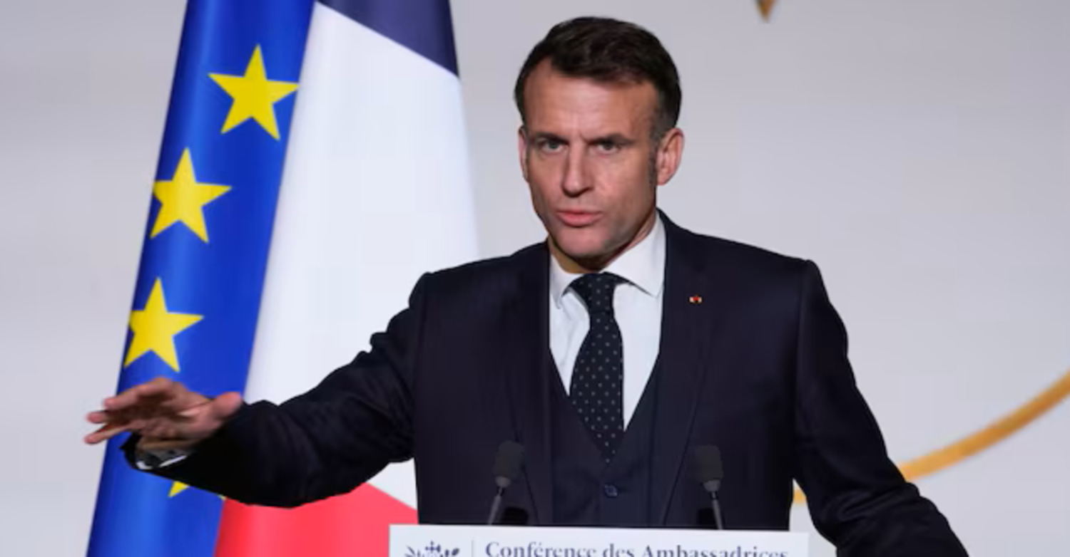 Macron sfida Trump a viso aperto: "Usa abbandonano alleati e regole internazionali. Non siamo vassalli"