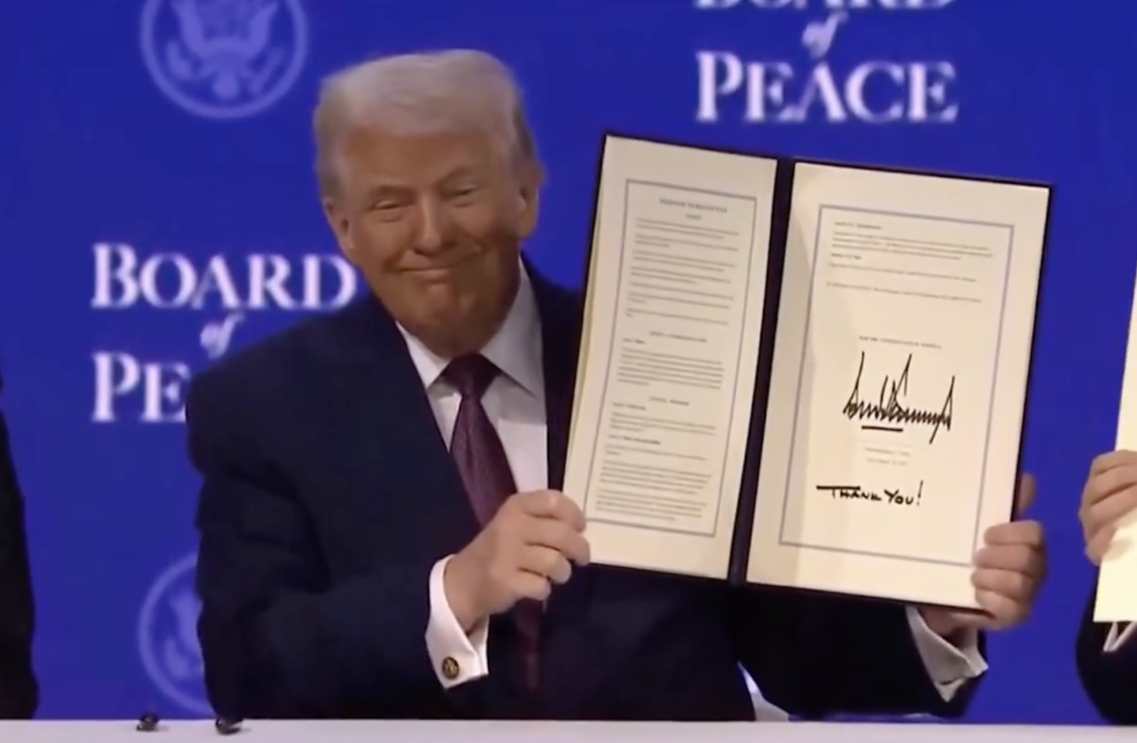 Nasce il Board of Peace: Trump firma lo statuto e incontra Zelensky