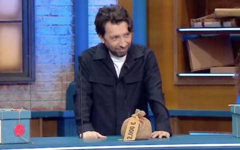 Herbert Ballerina torna ad Affari Tuoi: ecco che fine aveva fatto la spalla comica di De Martino