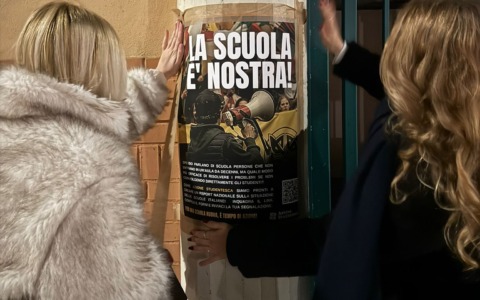Schedatura insegnanti di sinistra, Avs: “Quanto stanno facendo le giovanili di Fratelli d’Italia richiama i periodi più bui della storia”