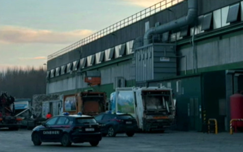 Incidente sul lavoro fatale in Veneto: 59enne vittima di una pressa per i rifiuti