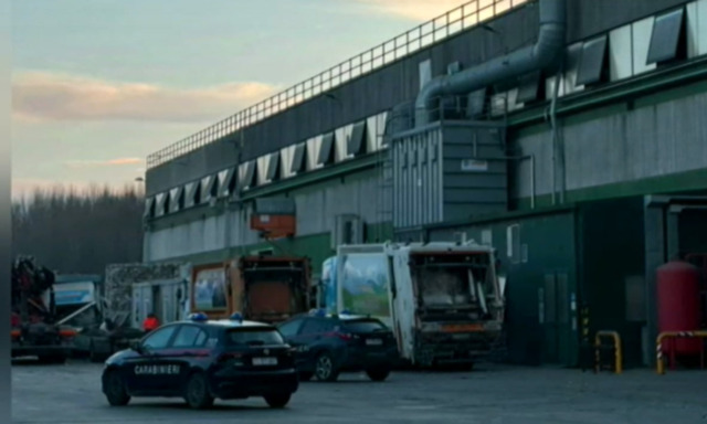 Incidente sul lavoro fatale in Veneto: 59enne vittima di una pressa per i rifiuti