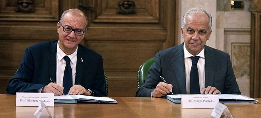 Studenti accoltellati a scuola: arrivano metal detector, multe e prevenzione educativa dopo i casi di La Spezia e Sora