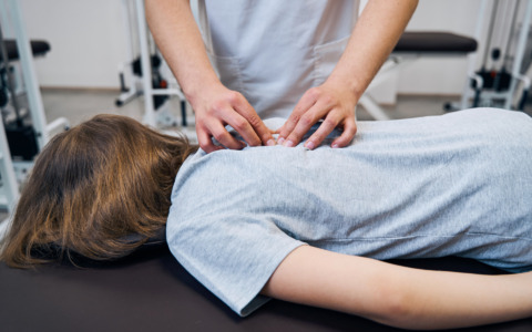 Mal di schiena nei bambini: un problema in crescita