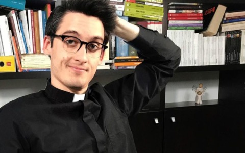 Dalla tonaca al bisogno di “onestà” con se stessi: le scelte di due don che hanno lasciato il sacerdozio