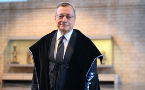 Draghi striglia ancora l’UE: “Rischia di diventare subordinata, divisa e deindustrializzata”