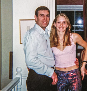 Il principe Andrea rilasciato in serata, la gelida distanza di re Carlo