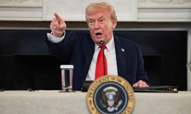 Trump: “Chi non ci aiuta compri il petrolio da noi o vada a prenderselo da solo”