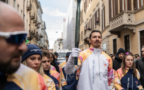 Snoop Dogg, Ibrahimovic, l’Uomo gatto e tutti gli altri: chi sono stati i tedofori di Milano Cortina 2026