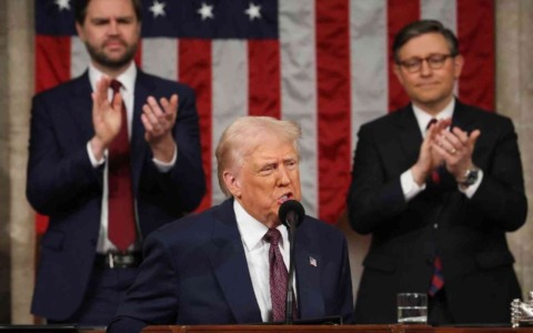 Trump parla di età dell’oro per gli Usa: “Mai così forti, non torneremo indietro”