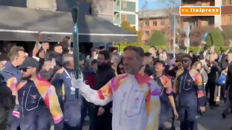 Milano-Cortina 2026, fiamma olimpica a Milano: Mattarella incontra gli azzurri