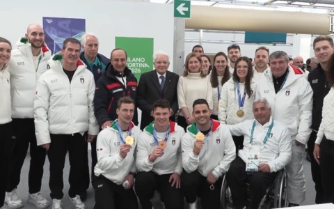 Mattarella a Cortina dopo l’oro di Brignone: pranzo con gli atleti al Villaggio Olimpico e firma del Murale della Tregua