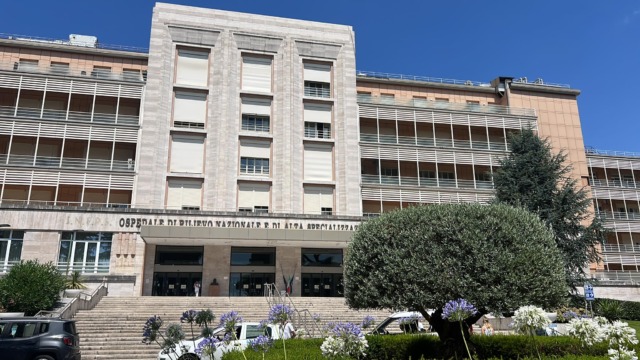 Il comitato di esperti dice no: “Il bambino di Napoli non può ricevere un nuovo trapianto”