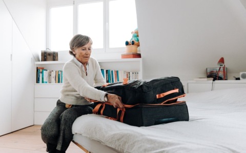 Nonni con la valigia: adesso anche gli anziani abbandonano il Mezzogiorno per il Nord