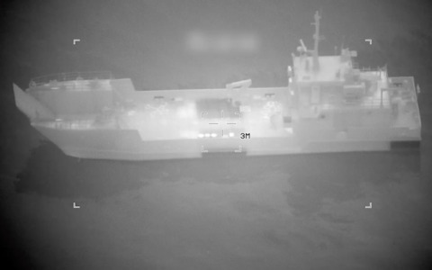 Bombe su Teheran, ferito Khamenei. Mine sullo stretto di Hormuz, Trump abbatte 16 navi iraniane