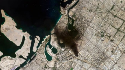 Teheran contrattacca sul golfo: colpiti data center di Amazon in Qatar e Bahrein