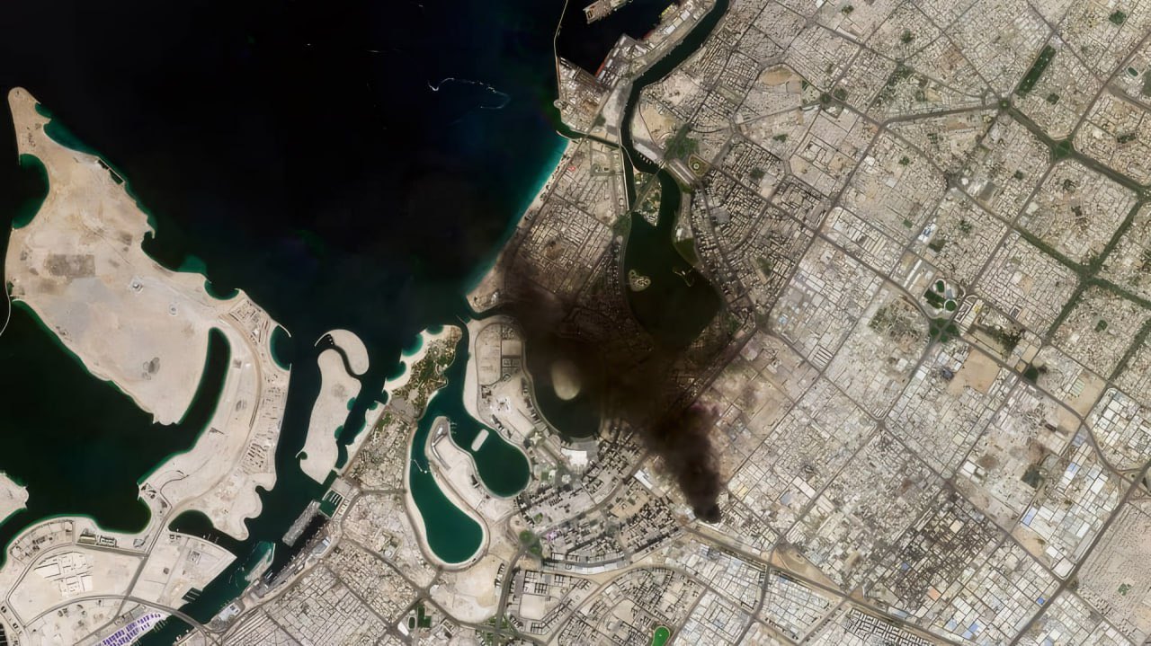 Teheran contrattacca sul golfo: colpiti data center di Amazon in Qatar e Bahrein