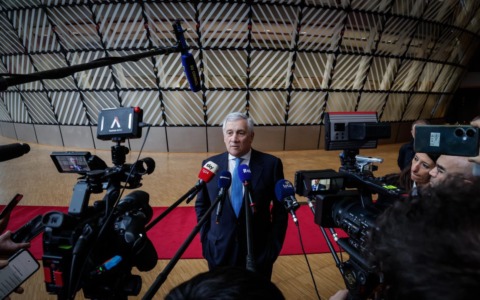 Tajani: “La sicurezza dello stretto di Hormuz va garantita attraverso il dialogo”
